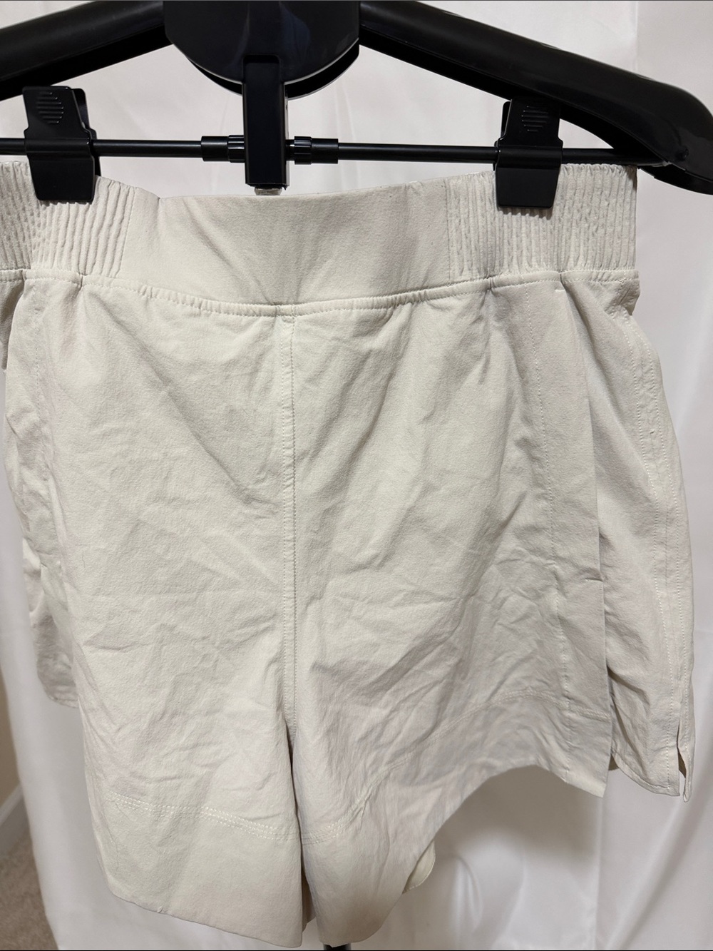 Lululemon women’s Stretch Woven shorts